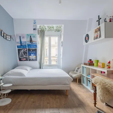 Apartment Veeve - The Artist's Paris